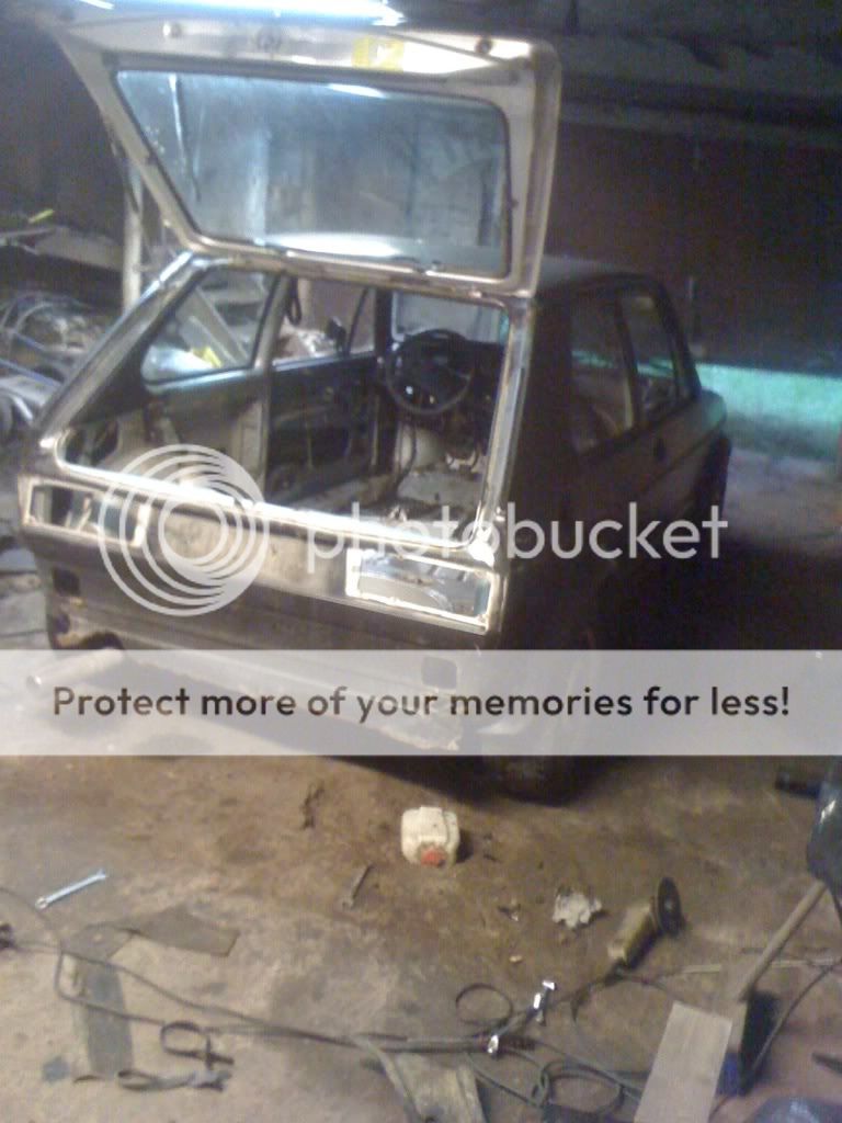 http://i971.photobucket.com/albums/ae192/Mk1Trinket/Mk1%20Golf%20gti%20special/IMG_0478.jpg